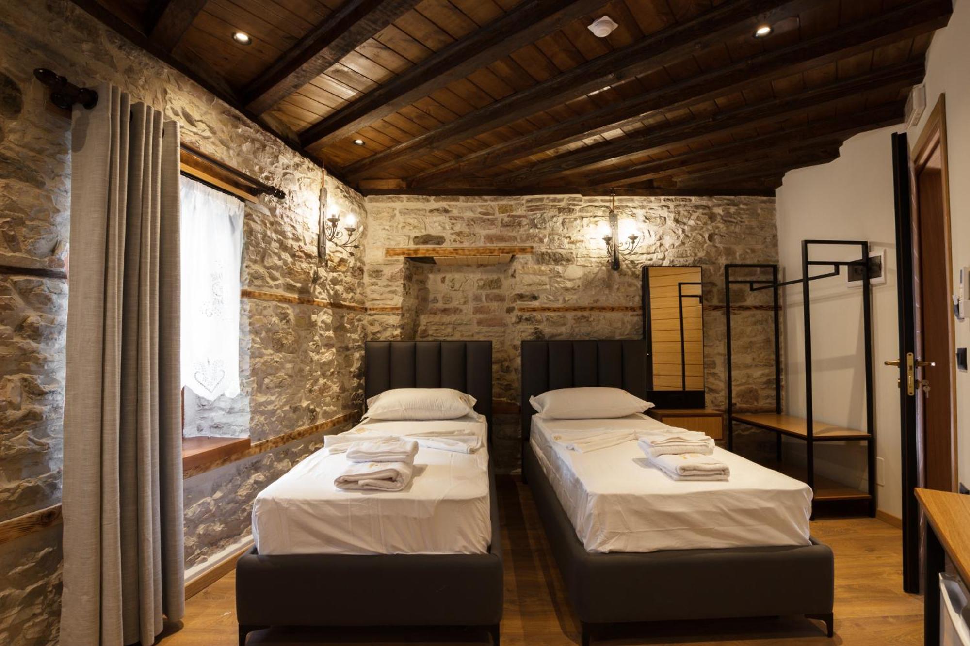 Furra Hotel Gjirokaster Ngoại thất bức ảnh